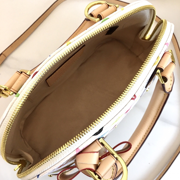 ルイヴィトンバッグ着用イメージ